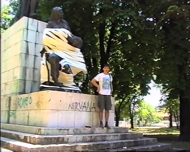 Zavijanje ranjenika, 2000.